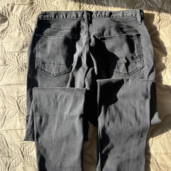 Banana Republic Black Travel Athletic Jeans 33x32 in great condition - Picture 2 of 5